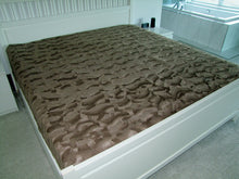 Load image into Gallery viewer, FITTED SHEETS - MINKY - Luxe, Prints, Dimple and Embossed- Crib to King Size